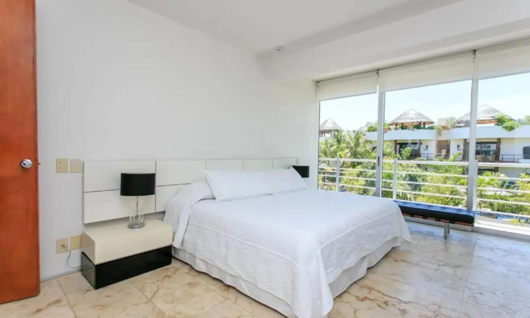 Spacious Magia Condo Steps To The Beach & 5Th Ave Playa del Carmen Apartment