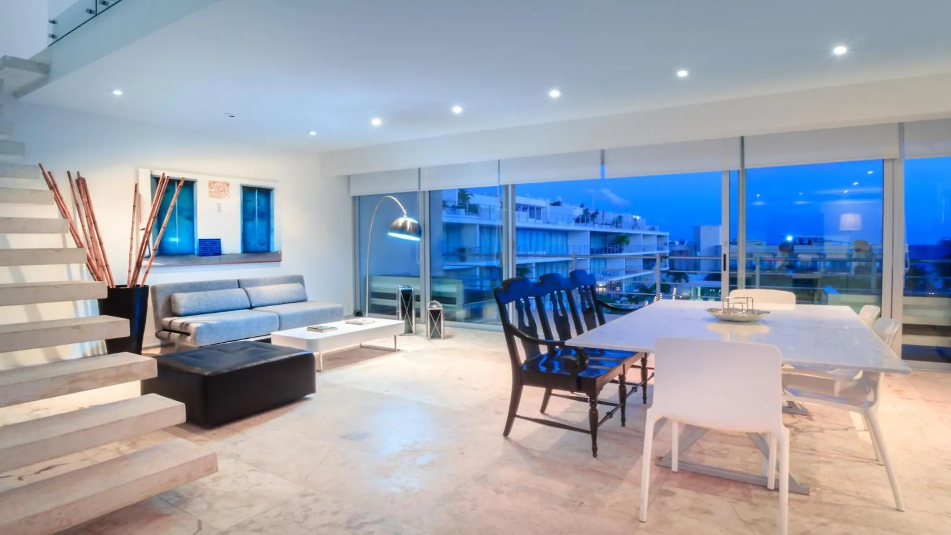 Spacious Magia Condo Steps To The Beach & 5Th Ave Playa del Carmen Apartment
