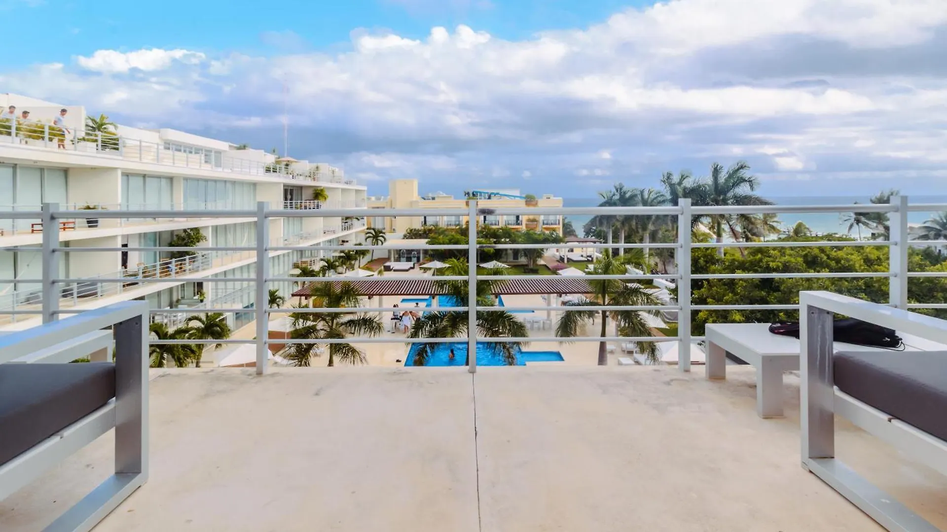 Spacious Magia Condo Steps To The Beach & 5Th Ave Playa del Carmen