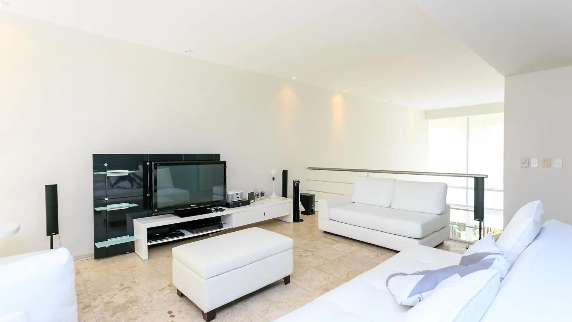 Spacious Magia Condo Steps To The Beach & 5Th Ave Playa del Carmen