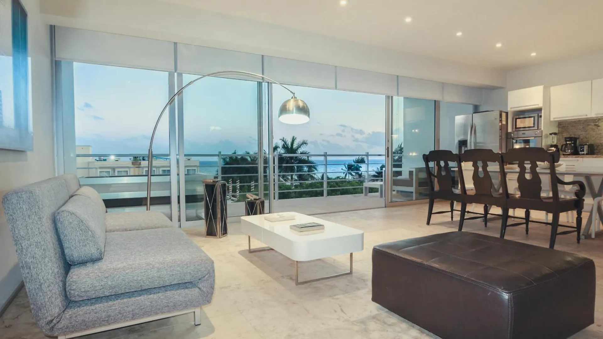 Spacious Magia Condo Steps To The Beach & 5Th Ave Playa del Carmen 0*,