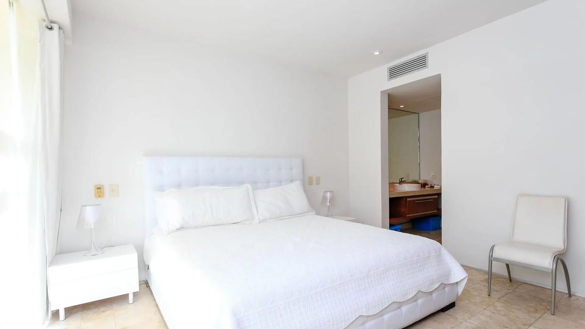 Spacious Magia Condo Steps To The Beach & 5Th Ave Playa del Carmen Apartment