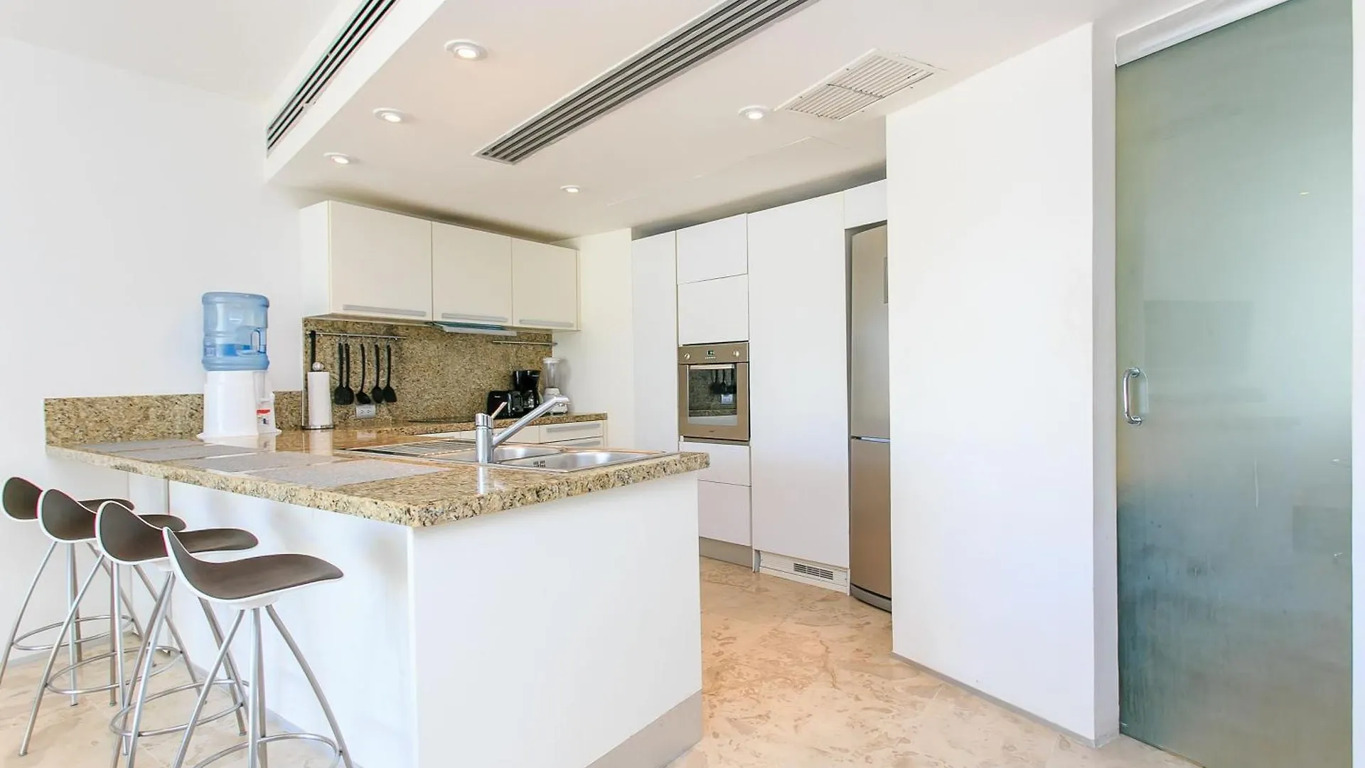 Spacious Magia Condo Steps To The Beach & 5Th Ave Playa del Carmen Apartment