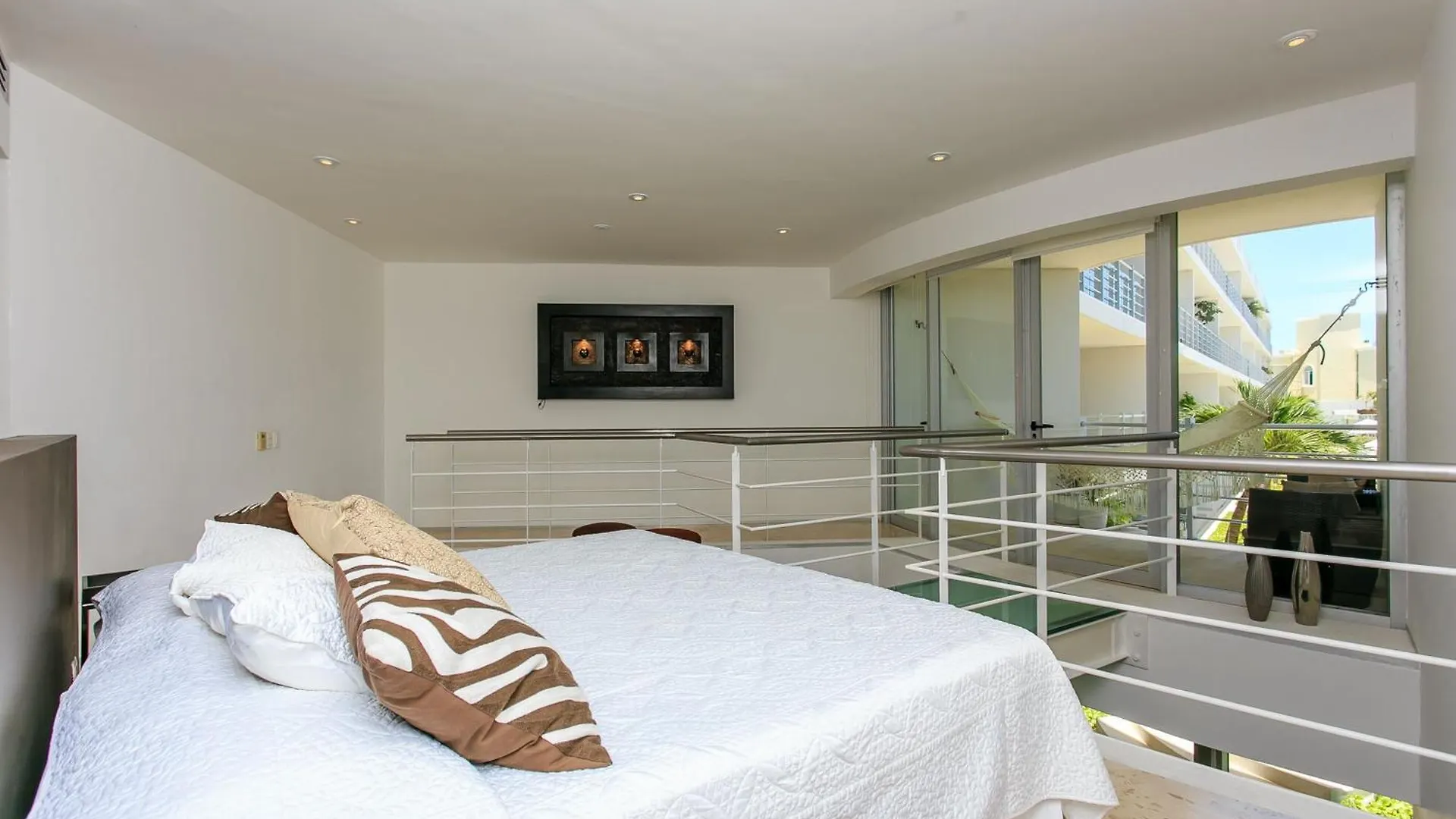 Apartment Spacious Magia Condo Steps To The Beach & 5Th Ave Playa del Carmen