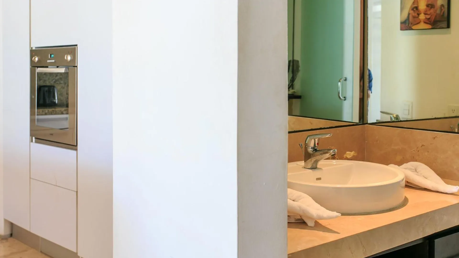 Apartment Spacious Magia Condo Steps To The Beach & 5Th Ave Playa del Carmen