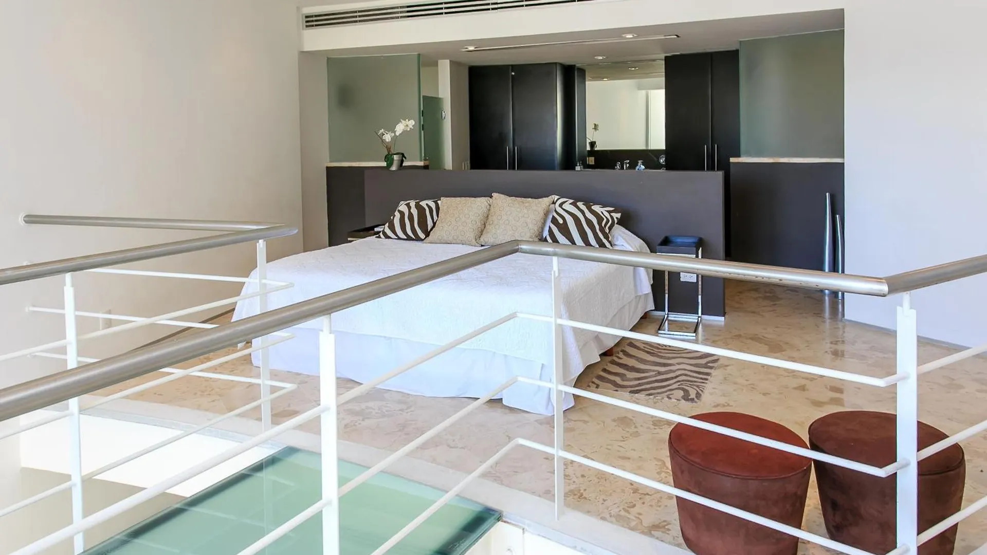 Apartment Spacious Magia Condo Steps To The Beach & 5Th Ave Playa del Carmen