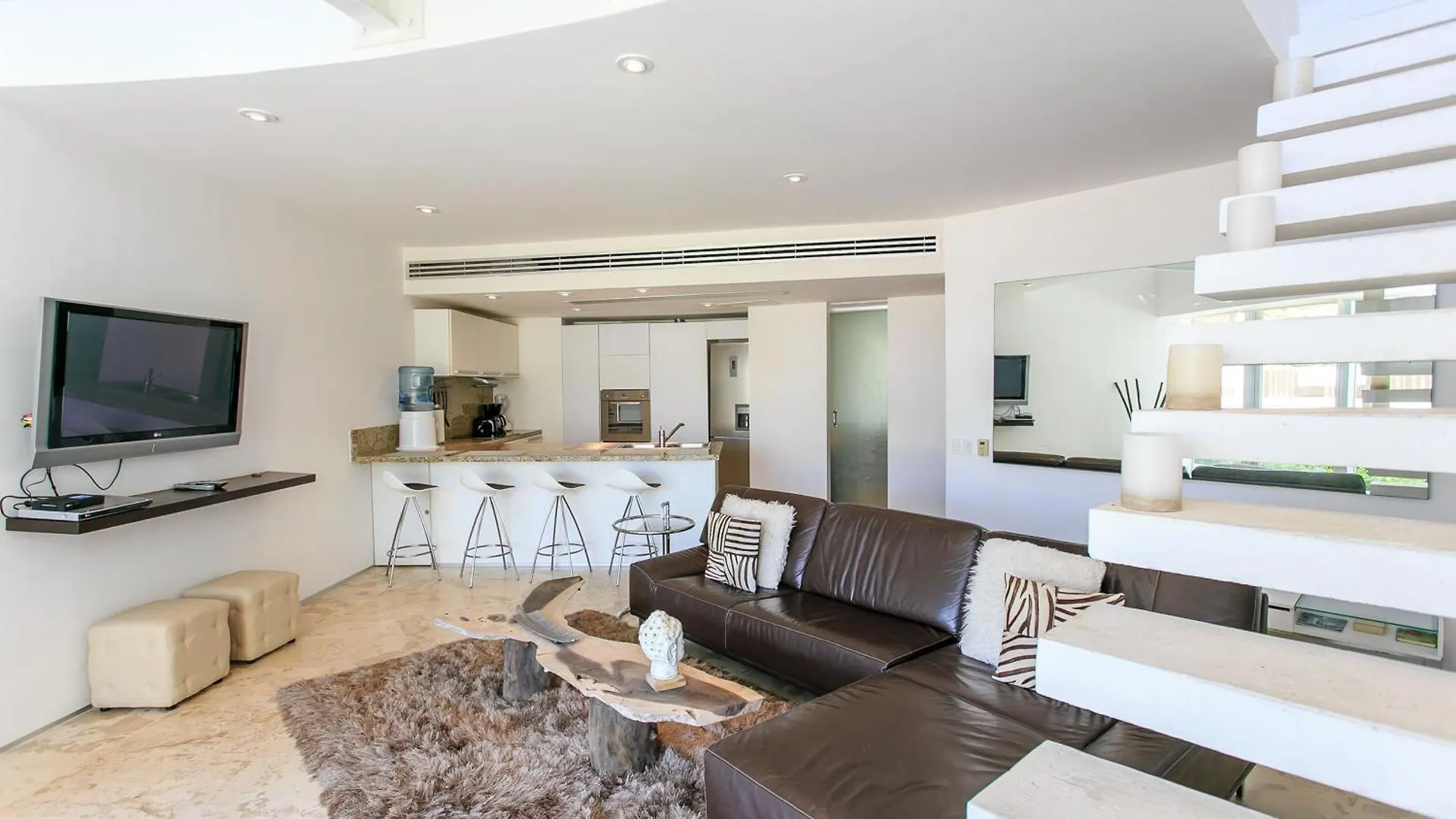 Apartment Spacious Magia Condo Steps To The Beach & 5Th Ave Playa del Carmen