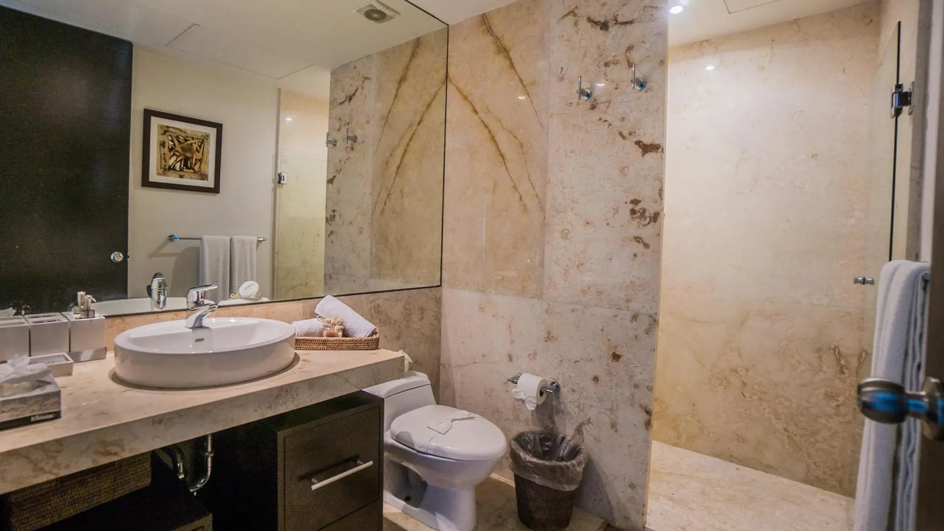 Spacious Magia Condo Steps To The Beach & 5Th Ave Playa del Carmen
