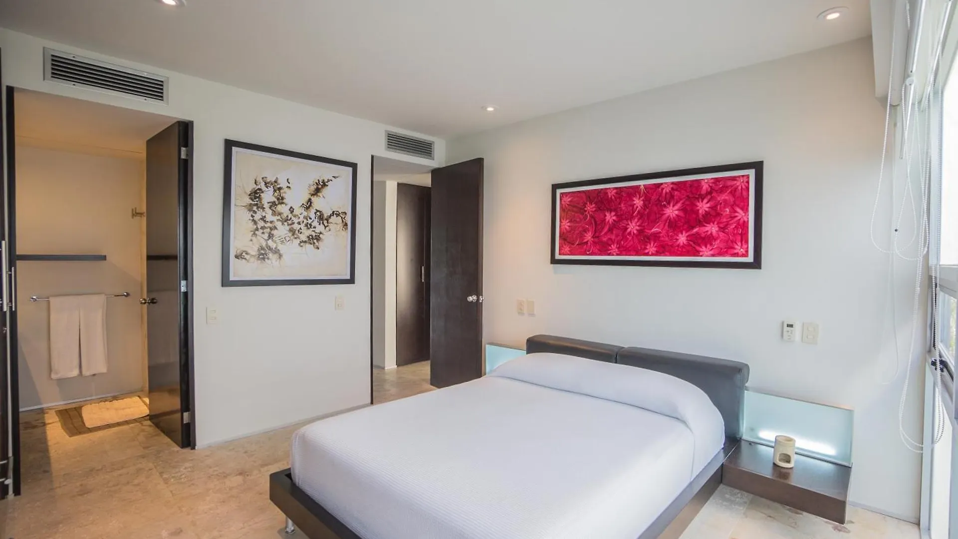Spacious Magia Condo Steps To The Beach & 5Th Ave Playa del Carmen Mexico
