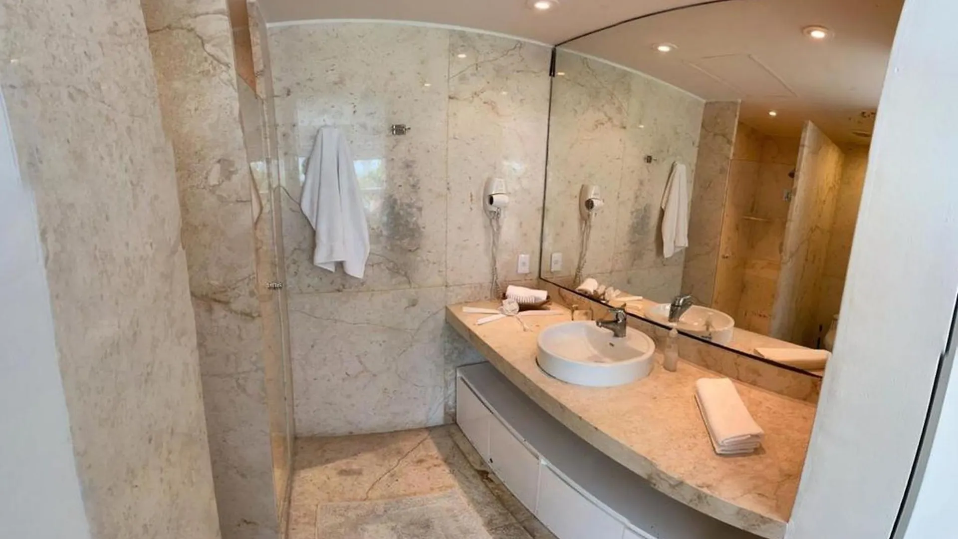 Apartment Spacious Magia Condo Steps To The Beach & 5Th Ave Playa del Carmen