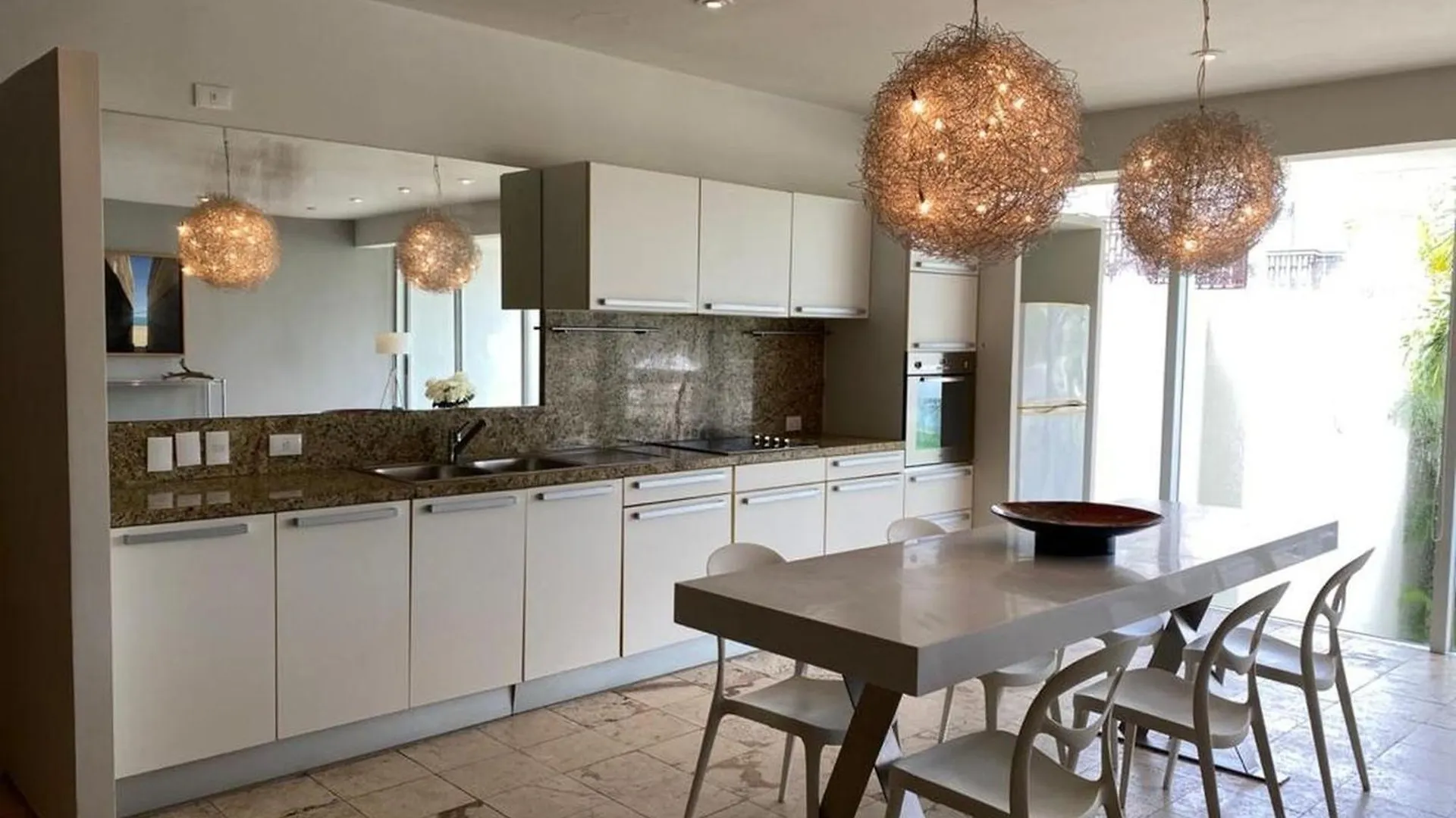 Spacious Magia Condo Steps To The Beach & 5Th Ave Playa del Carmen Apartment