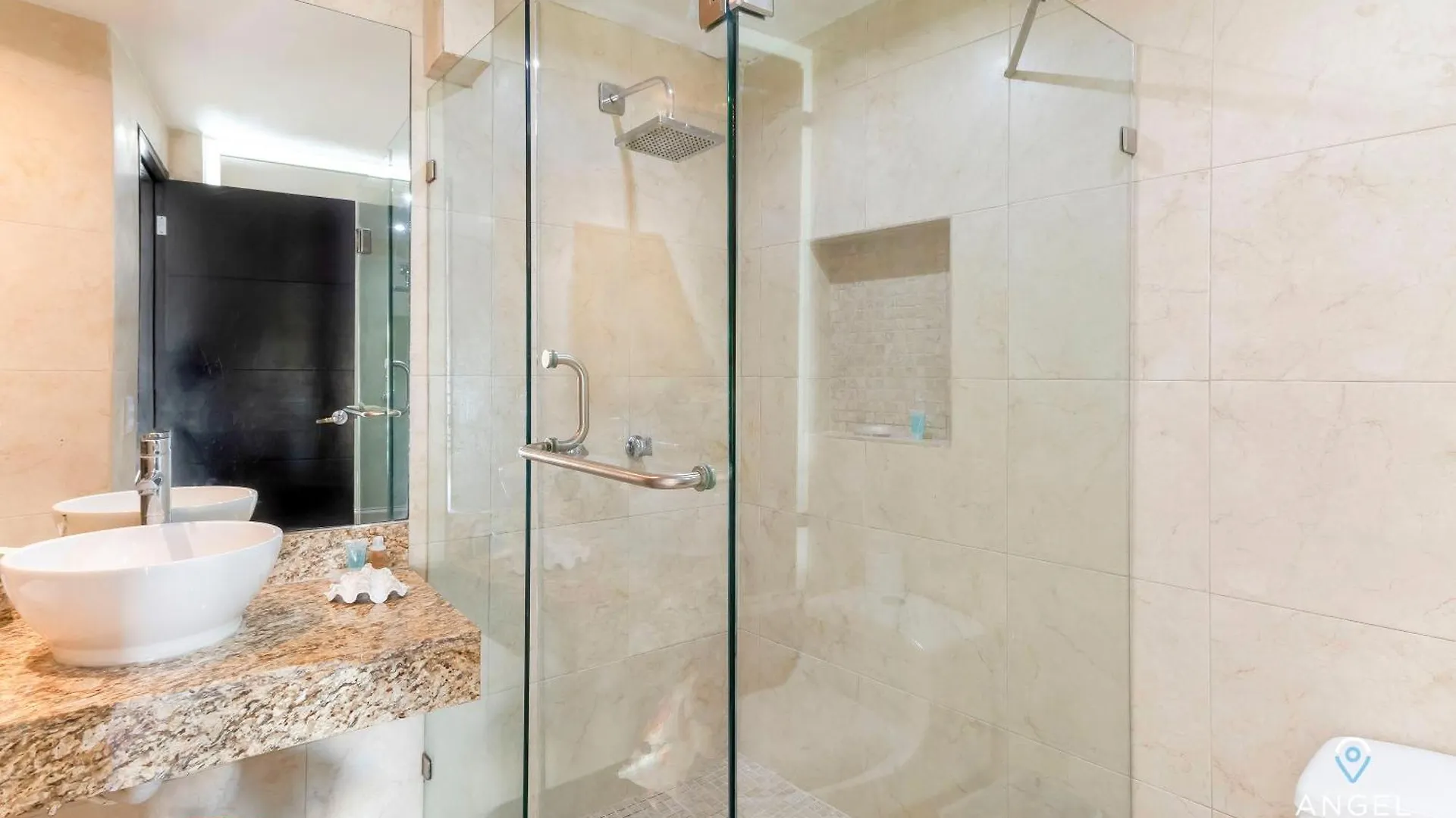 Apartment Spacious Magia Condo Steps To The Beach & 5Th Ave Playa del Carmen